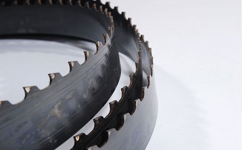 阳江撞击材料中的硬点，会给带锯条带来哪些损伤？